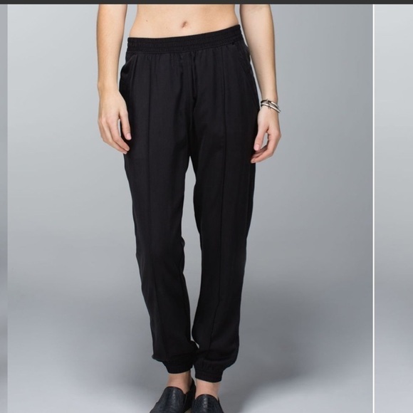 lululemon athletica Pants - Lululemon Mat To Street Pant Black size 6